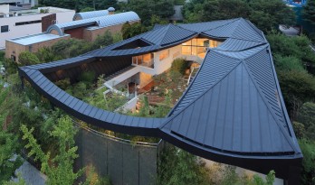 动态绵延，自成一座山脉：韩国“四合院” / IROJE KHM Architects