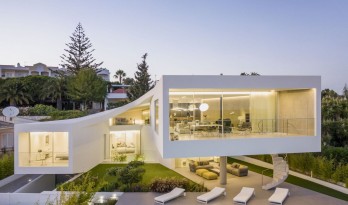 葡萄牙 Dorfler 住宅，大胆而优雅的曲线 / Vitor Vilhena Arquitectura