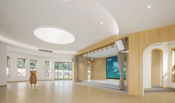 冠萃国际幼儿园，开放式儿童探索教学空间 / VMDPE圆道设计