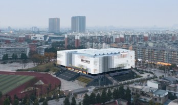 龙泉中学体育馆 /  中国建筑西南设计研究院有限公司