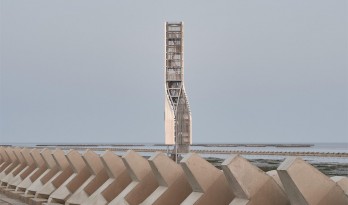 扭转塔和螺旋站，上海海上的生态基础设施 / HCCH合尘建筑